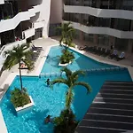 Private Room In Luxury Condo Downtown